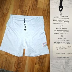Jala yoga shorts
